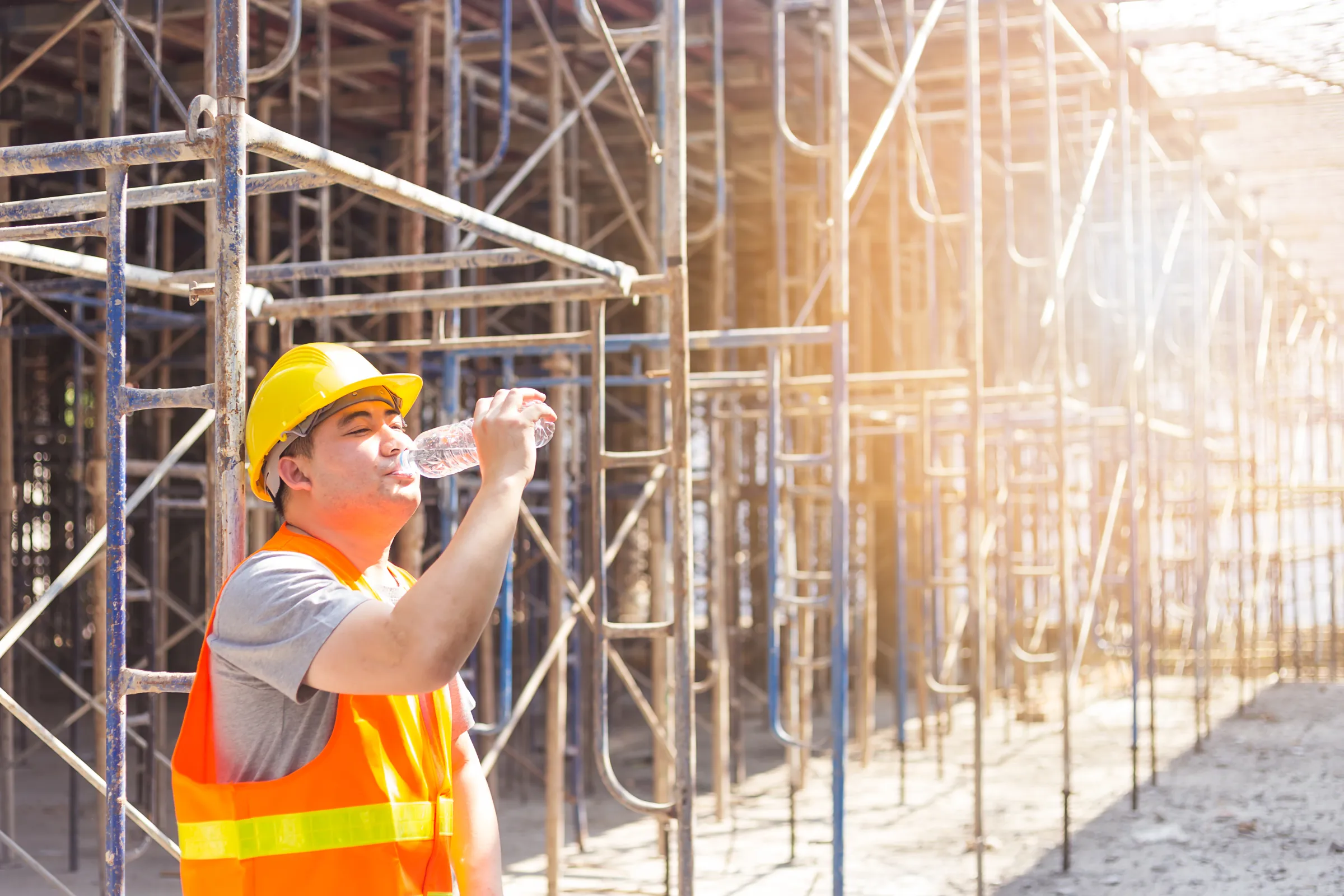Working Safely in Hot Weather: A Guide for Construction Workers and Site Managers